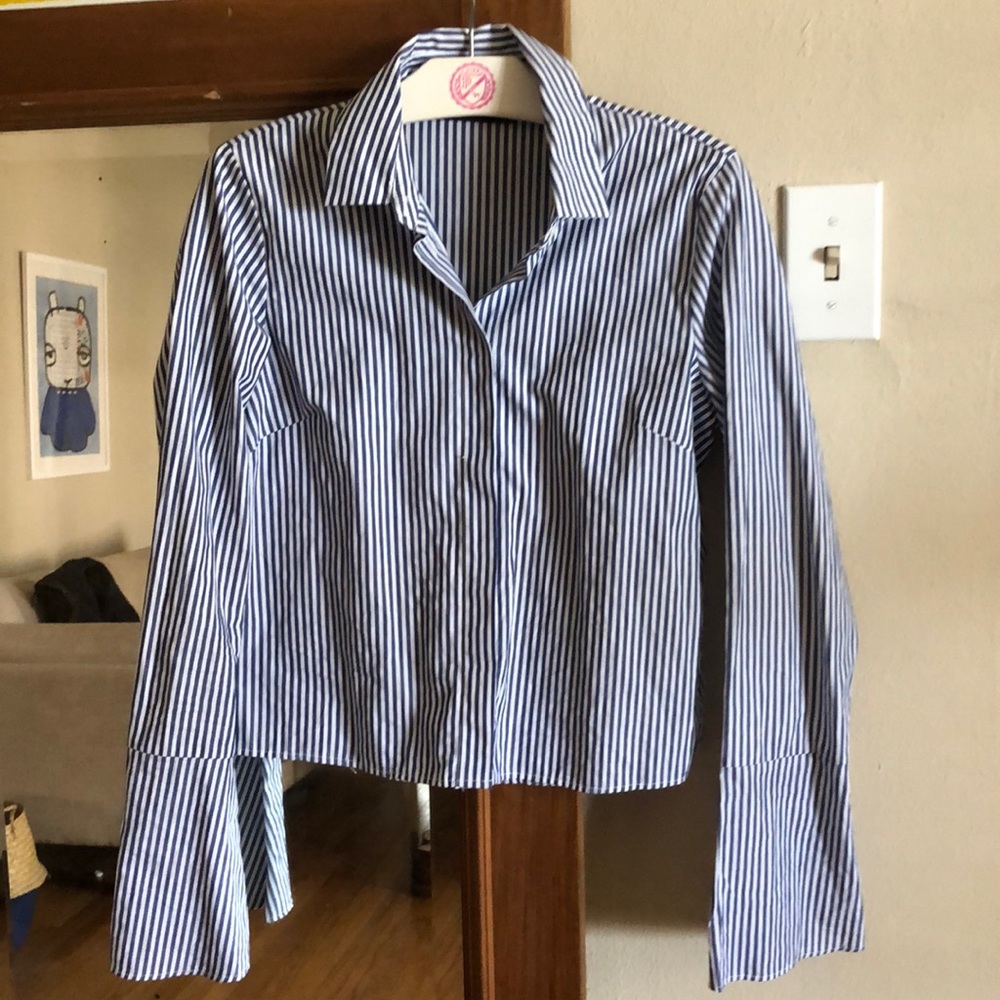 Cropped - bell sleeve - button down - Zara - XS
